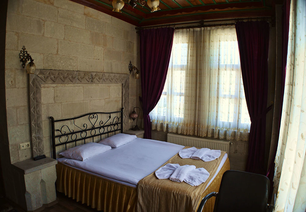 Cappadocia Stone Palace Goreme Bagian luar foto
