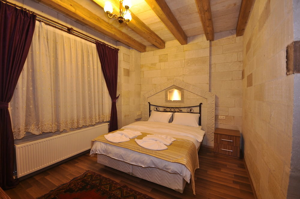 Cappadocia Stone Palace Goreme Bagian luar foto
