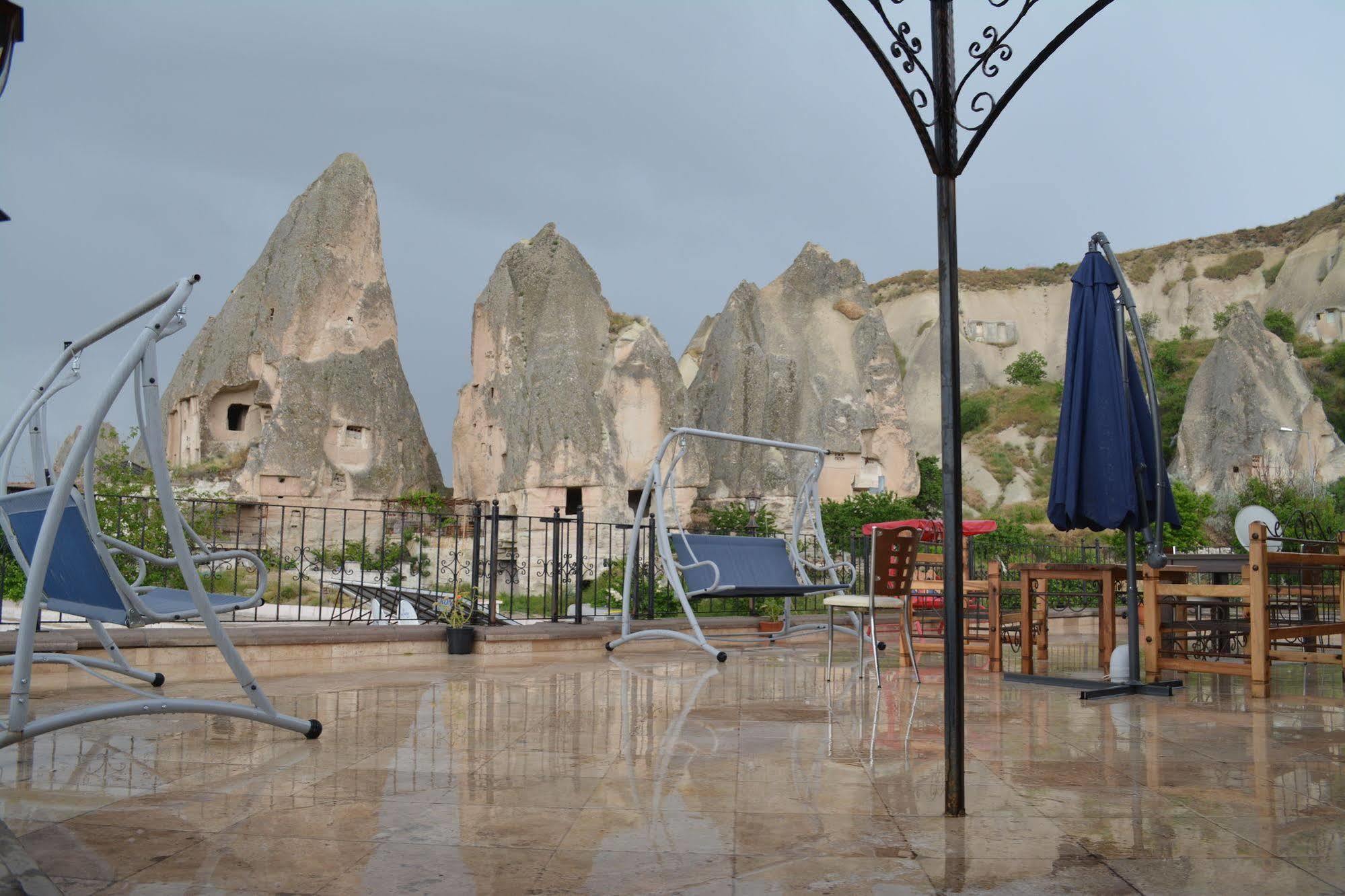 Cappadocia Stone Palace Goreme Bagian luar foto