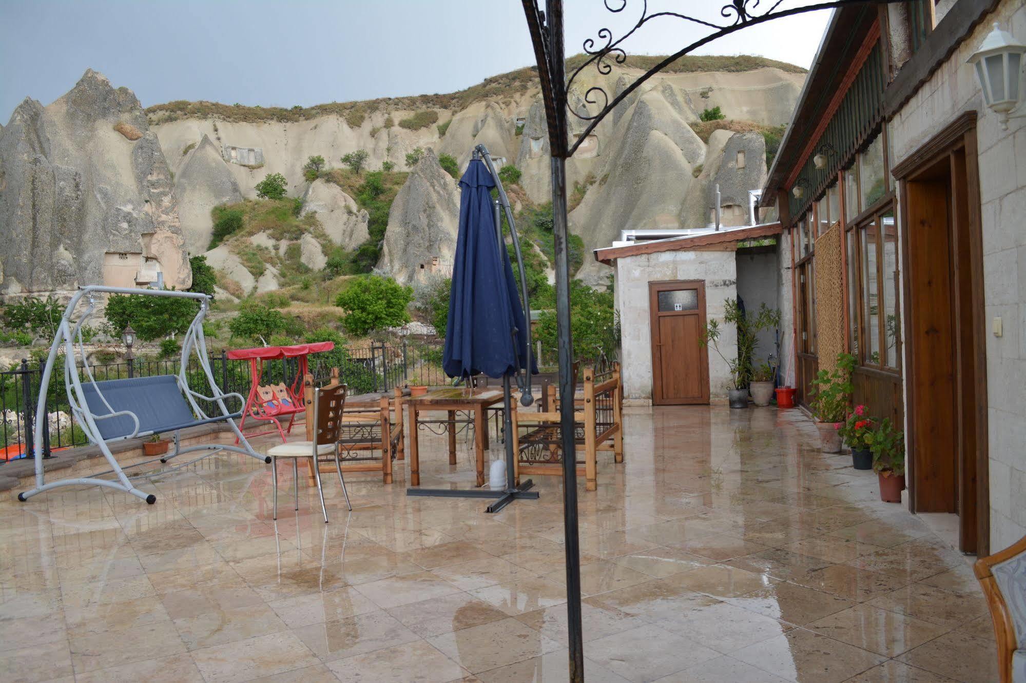 Cappadocia Stone Palace Goreme Bagian luar foto