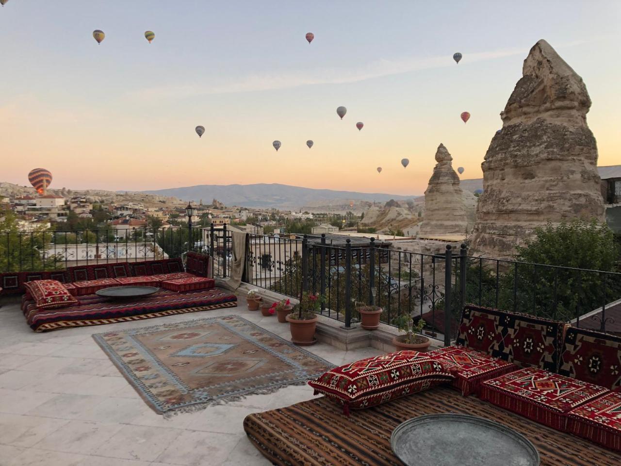 Cappadocia Stone Palace Goreme Bagian luar foto
